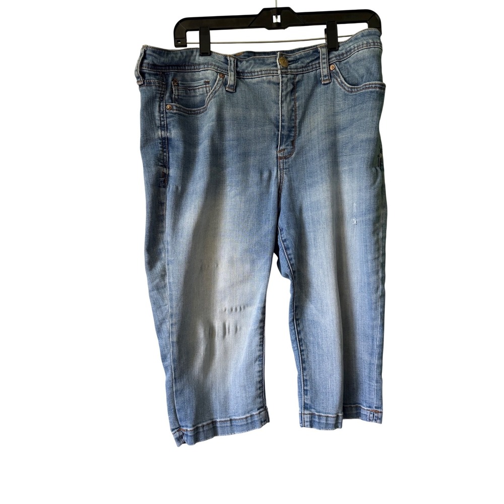 Seven7 Capri Jeans Women 16‎ Blue  Light Wash Distressed Denim Cropped